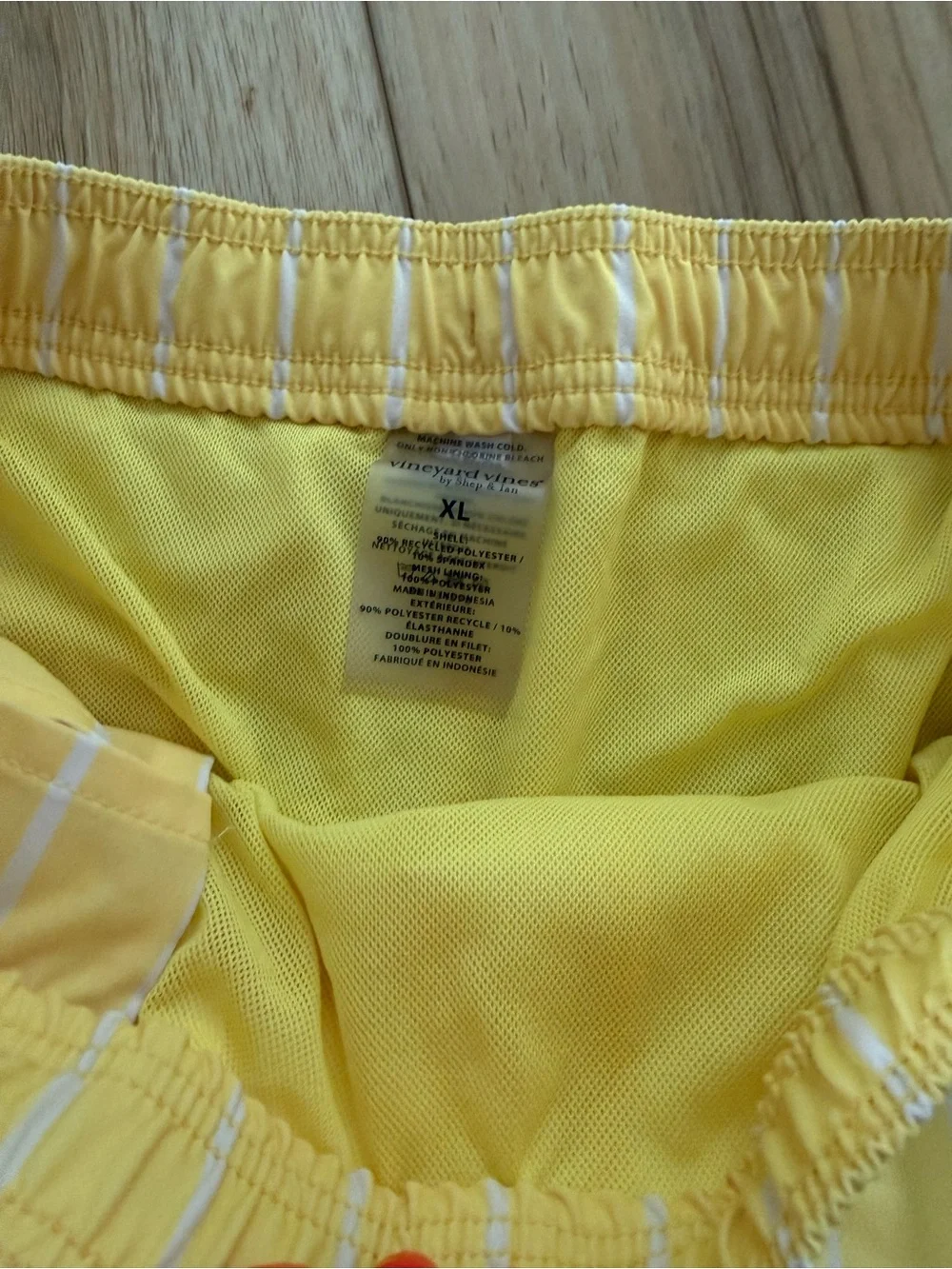 Vineyard Vines - youth swimming trunks